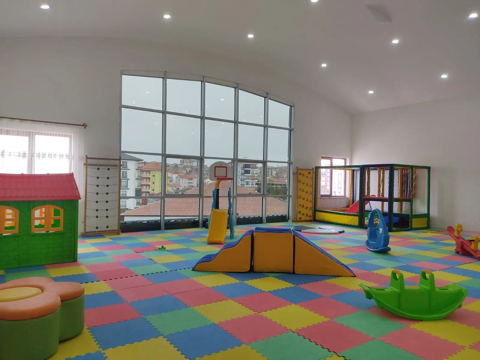 İsabet Okulları Aksaray Ortaköy Ferah Anaokulu dış görünüm