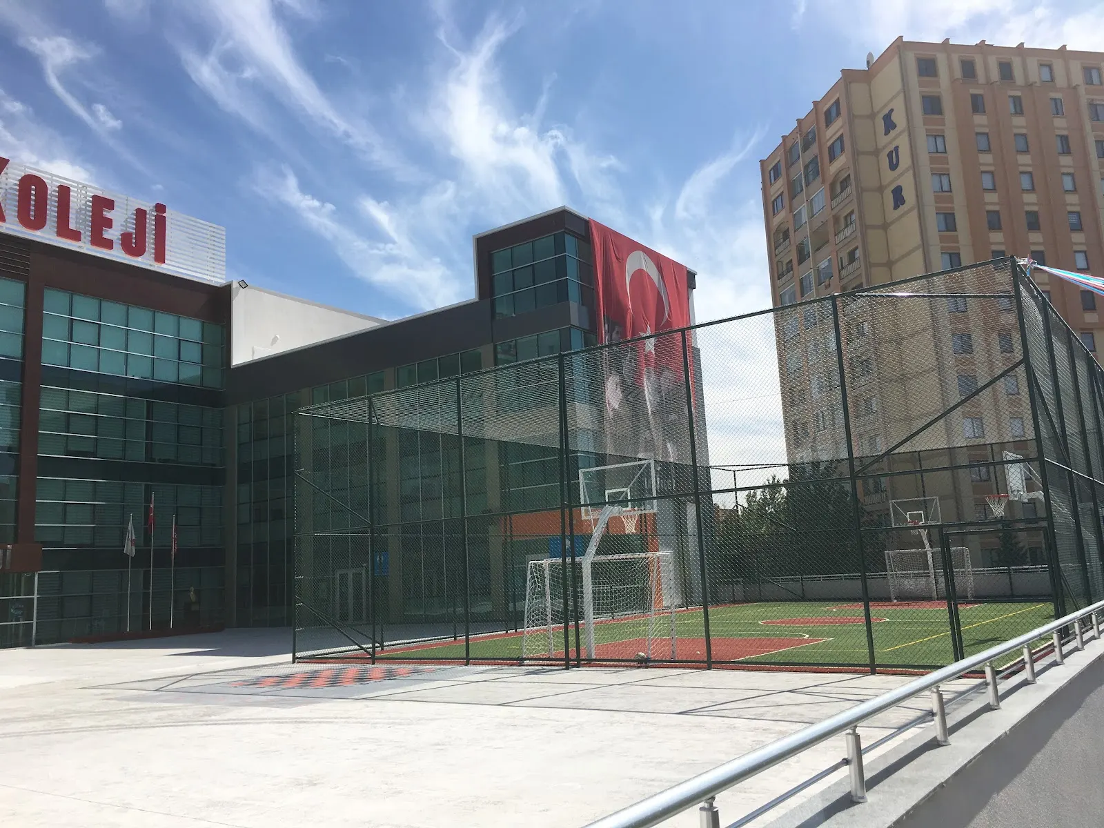 Sınav Koleji Eryaman Lise Kampüsü dış görünüm