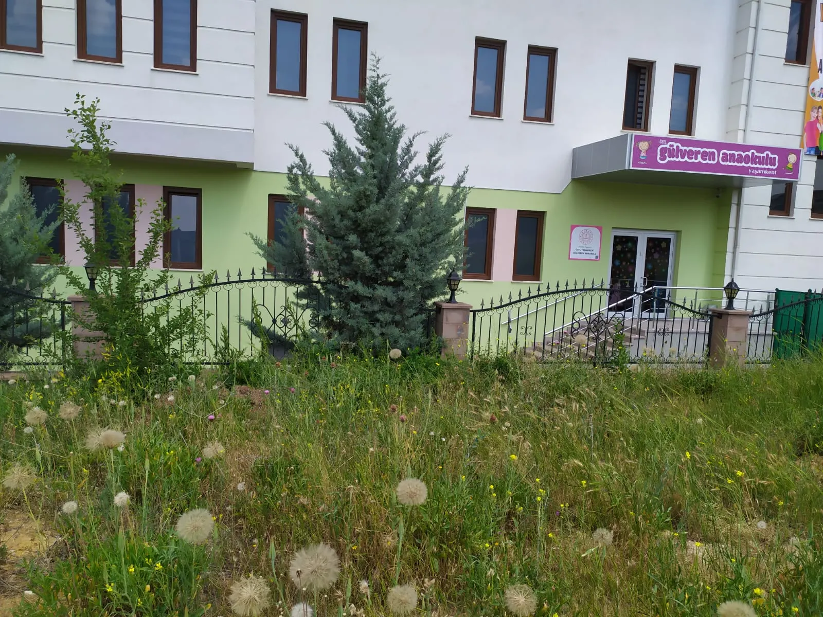 Gülveren Yaşamkent Anaokulu dış görünüm
