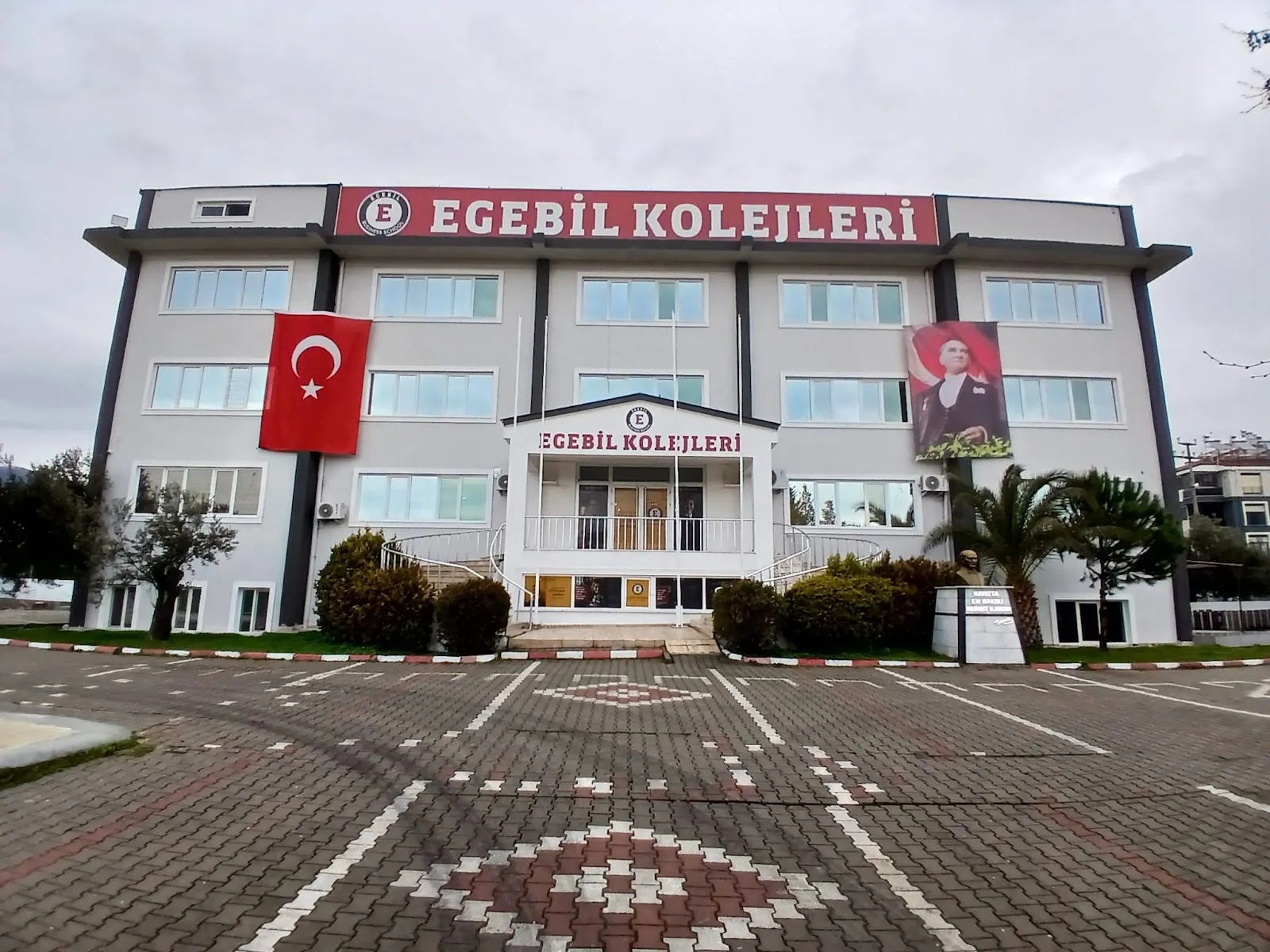 Egebil Edremit Körfez Kampüsü dış görünüm
