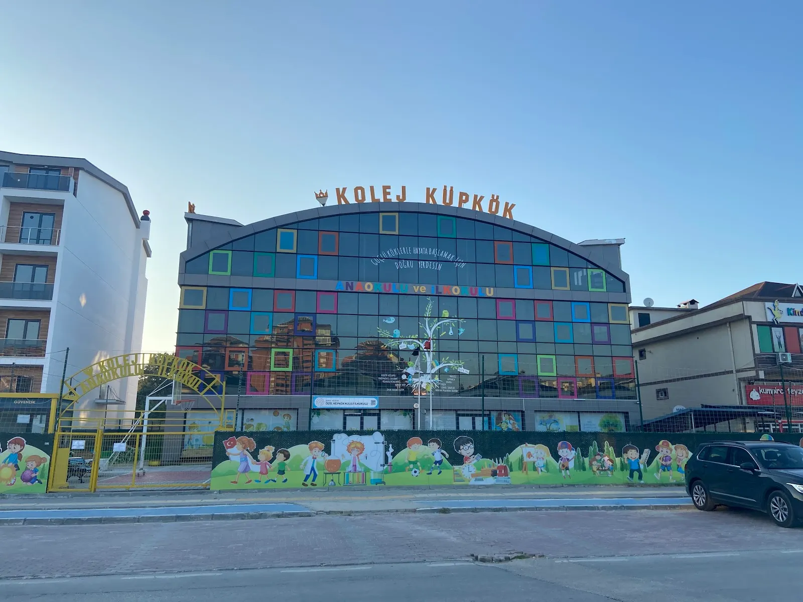 Küpkök Junior Kampüsü dış görünüm