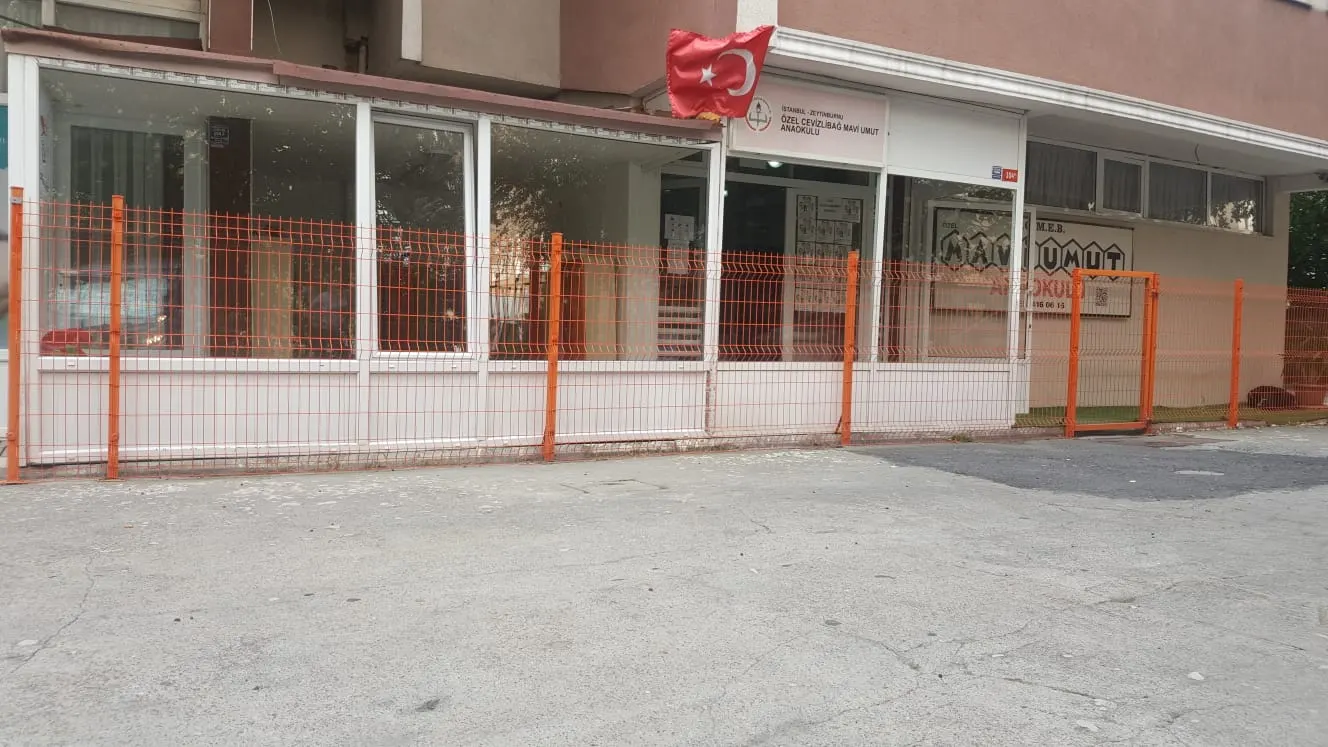 Mavi Umut Cevizlibağ Anaokulu dış görünüm