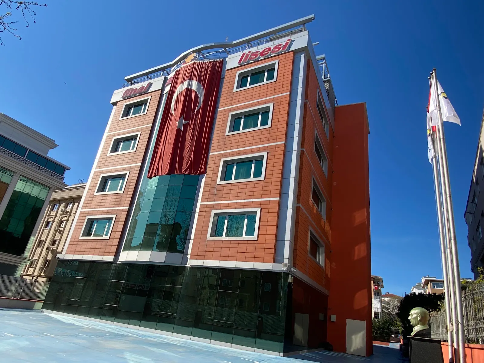 Final Akademi Pendik Kampüsü dış görünüm