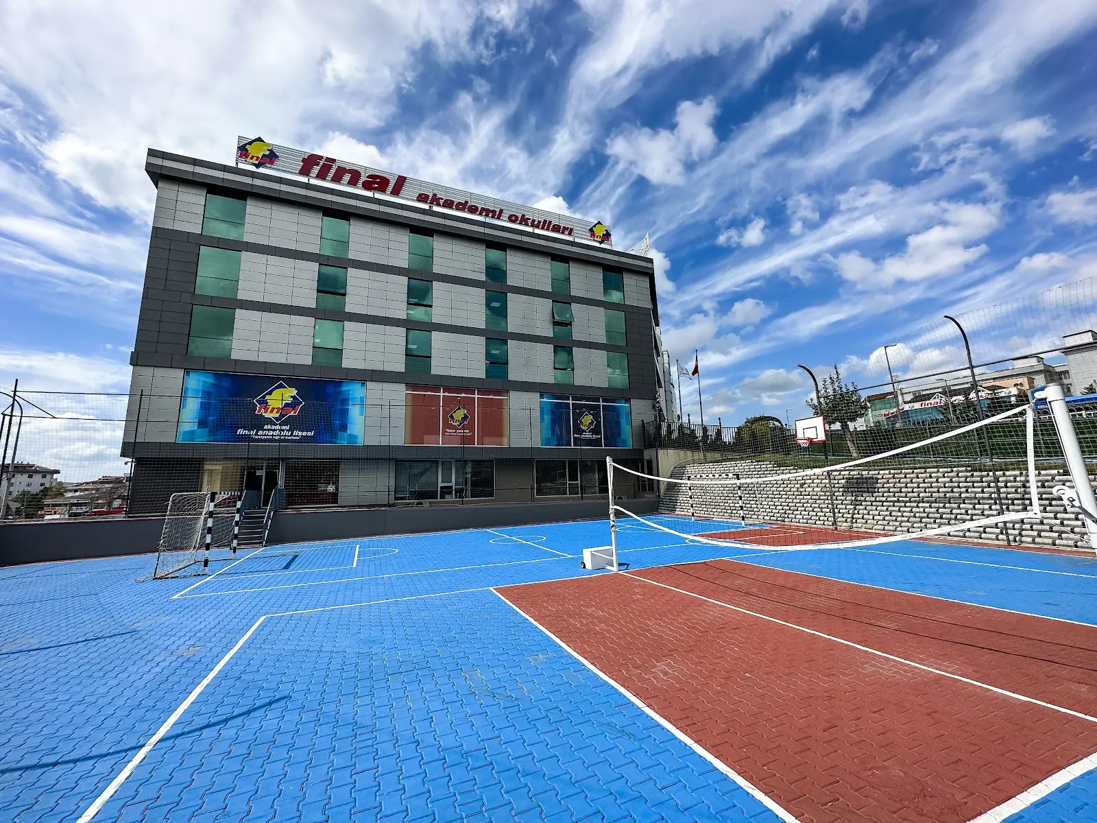 Final Akademi Sancaktepe Kampüsü dış görünüm