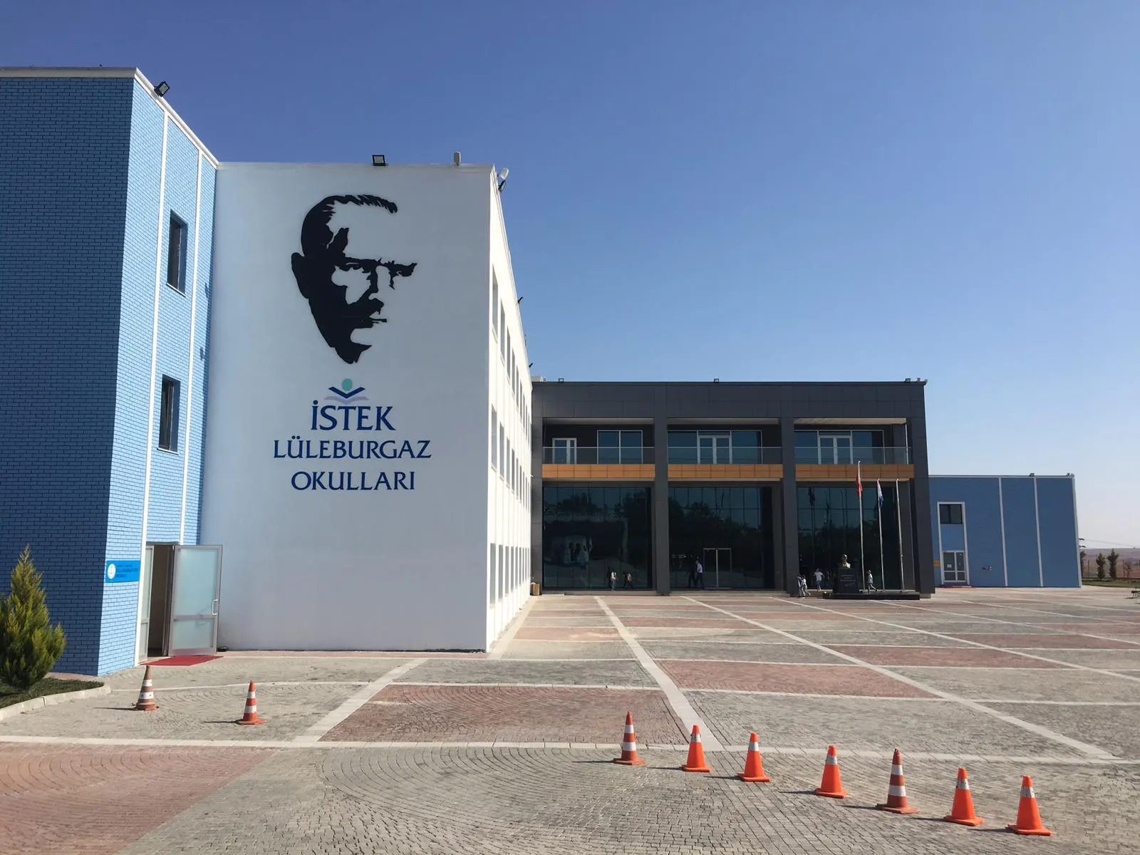 İSTEK Lüleburgaz Kampüsü dış görünüm