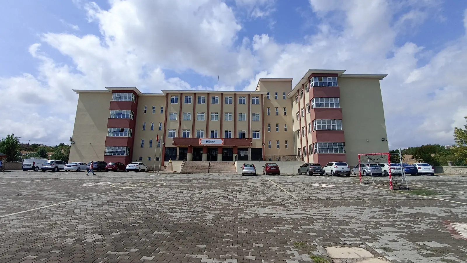 Kırşehir Koleji dış görünüm