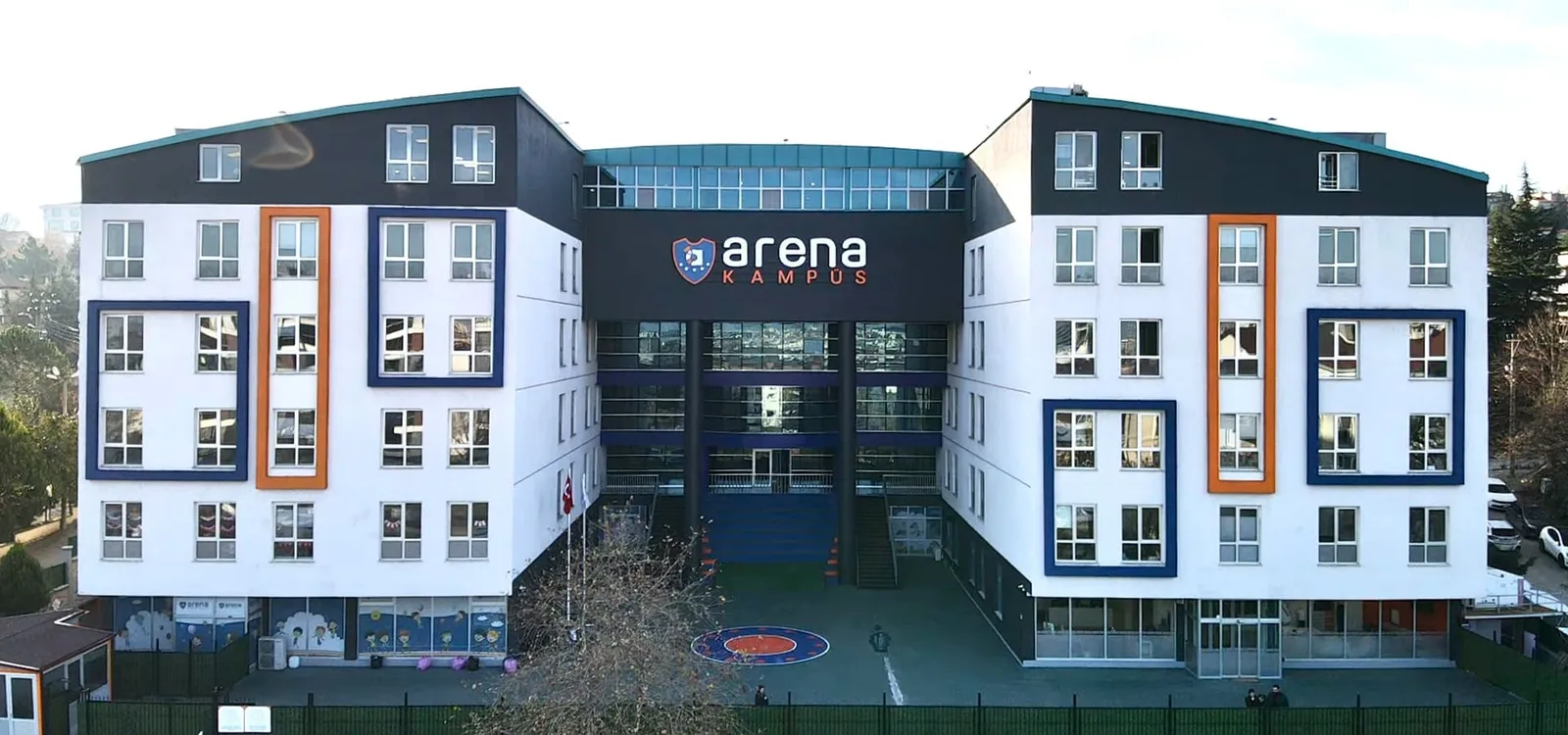 Arena Okulları dış görünüm