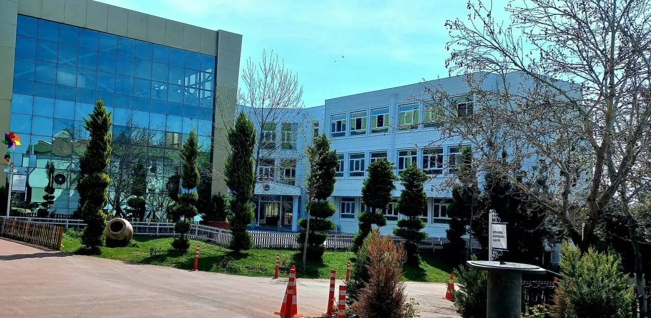 Ortadoğu Koleji dış görünüm