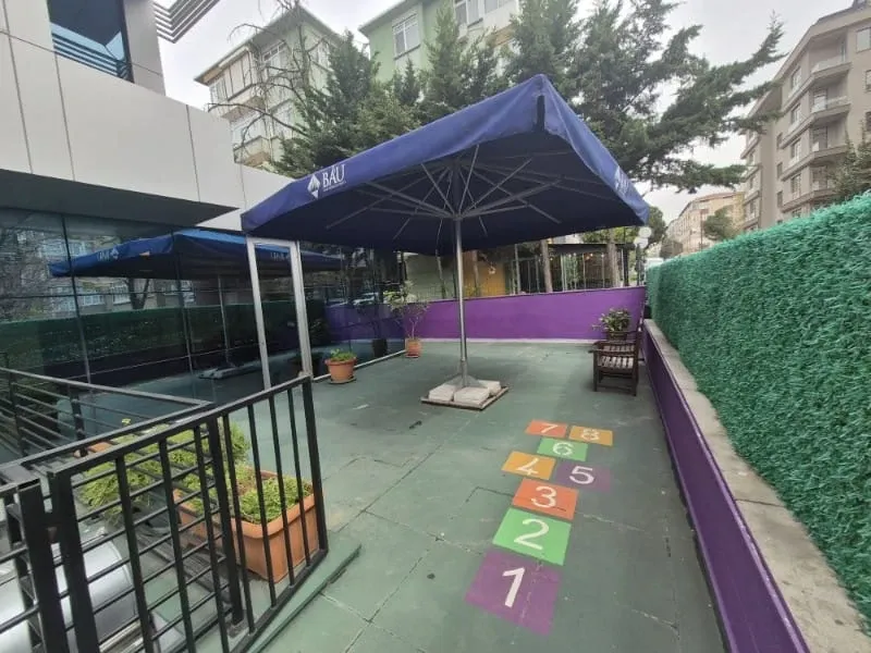 Uğur Okulları İstanbul Bakırköy Kampüsü dış görünüm