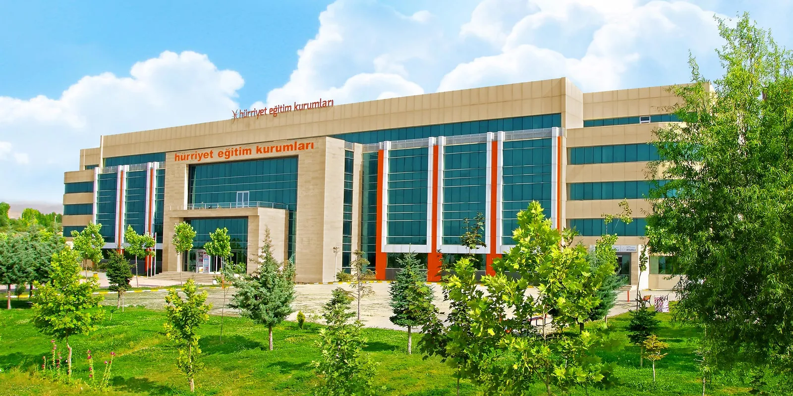 Hürriyet Van Kampüsü dış görünüm