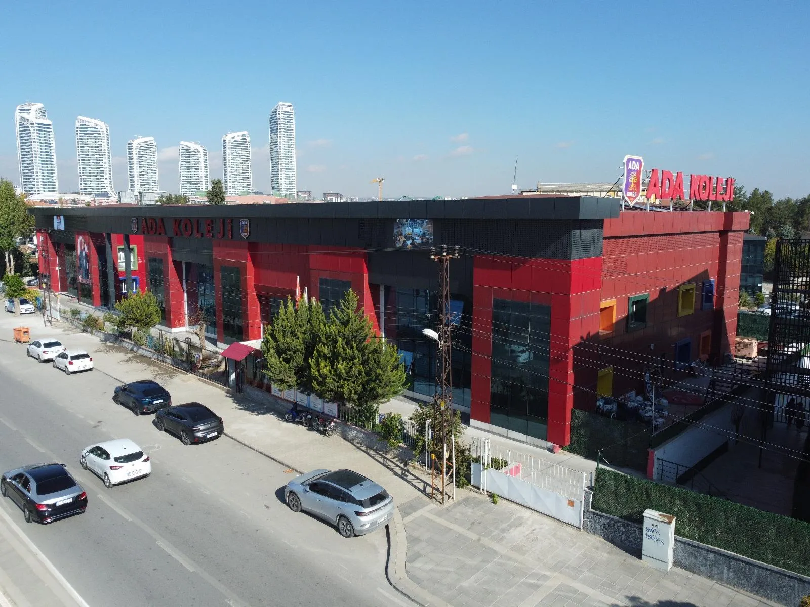 Ada Okulları dış görünüm