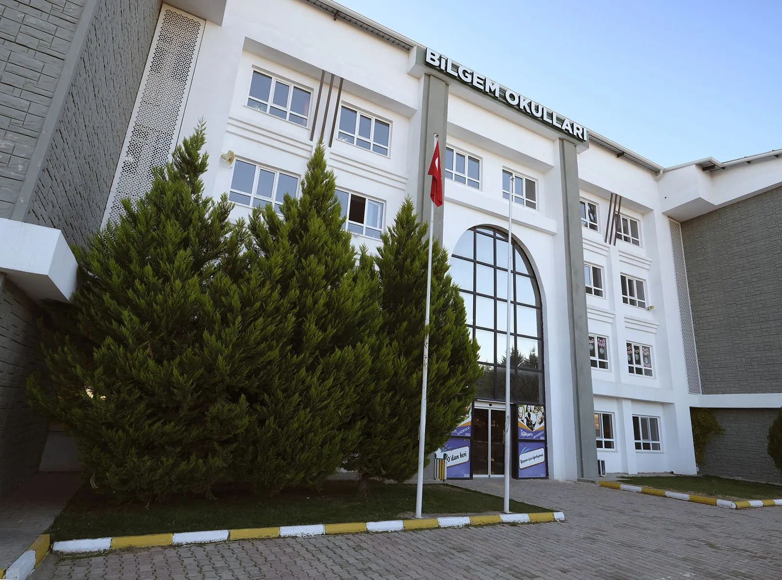Bilgem Okulları dış görünüm