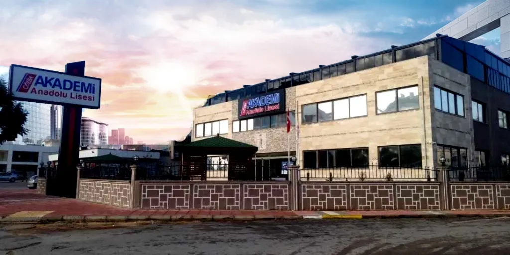 Çözüm Akademi Mersin Kampüsü dış görünüm