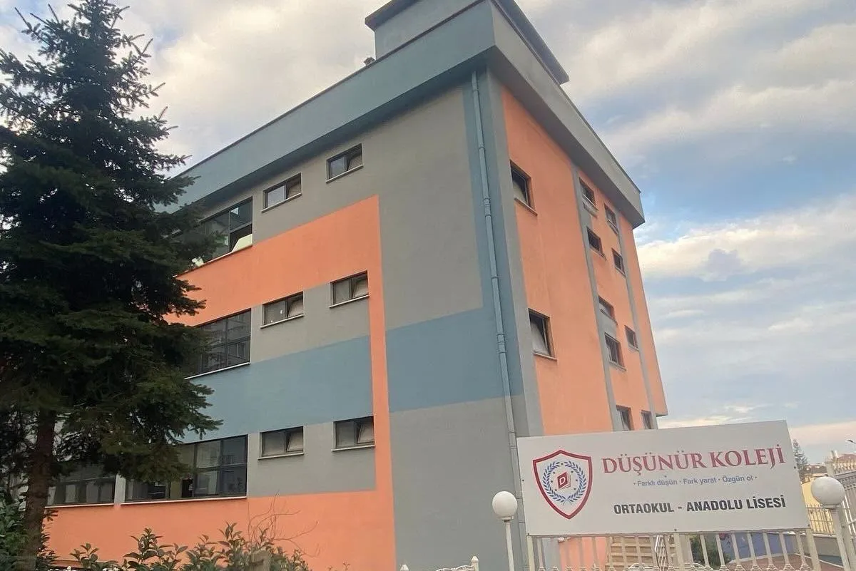 Düşünür Erdoğdu Kampüsü dış görünüm