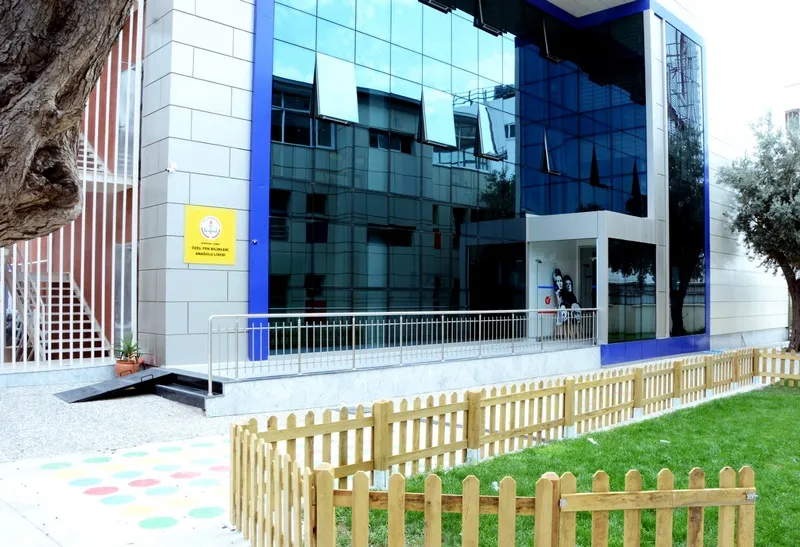 Fen Bilimleri Okulları Bornova Kampüsü fotoğrafı 2