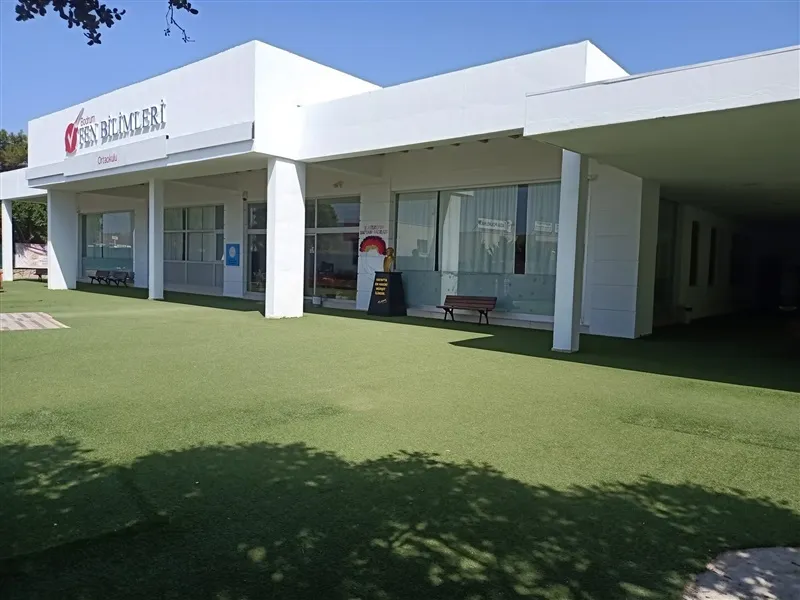 Fen Bilimleri Okulları Bodrum Ortaokul Kampüsü dış görünüm