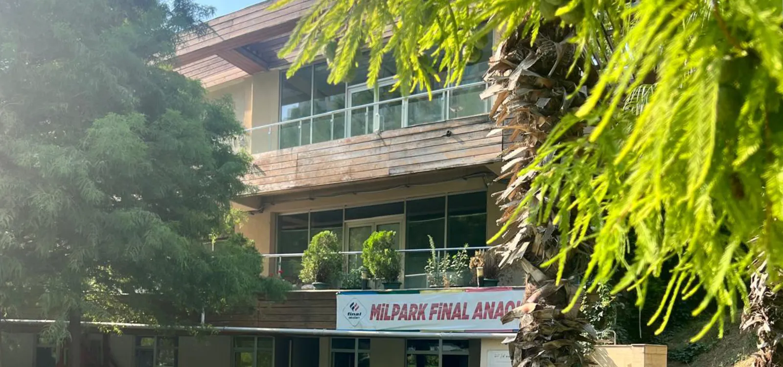 Final Okulları İstanbul Milpark Kampüsü dış görünüm